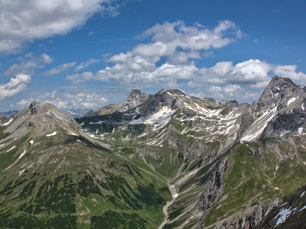  Blick in Richtung Wetterspitze (Mitte hinten), Feuerspitze (Mitte) und Vorderseespitze (rechts)